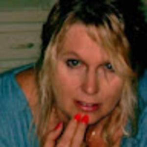 Meet your Posher, Debi